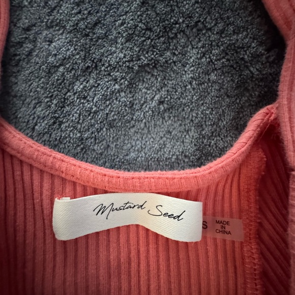 Coral Ribbed Women's Top - Picture 3 of 3